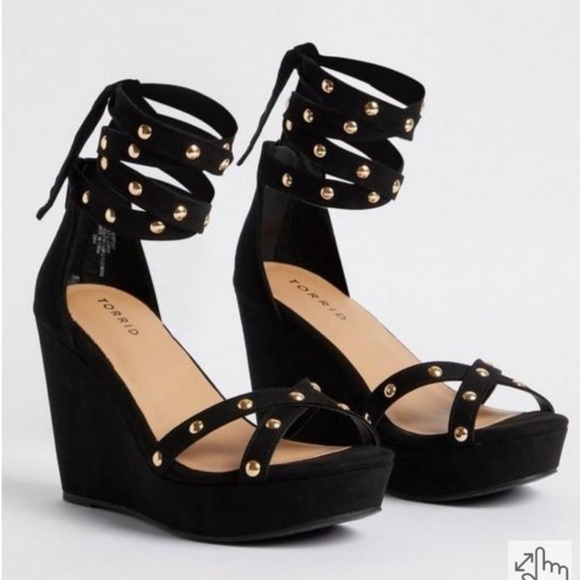 New In Box! Torrid Black Platform Studded Wedge Shoes 7.5 - Picture 1 of 7